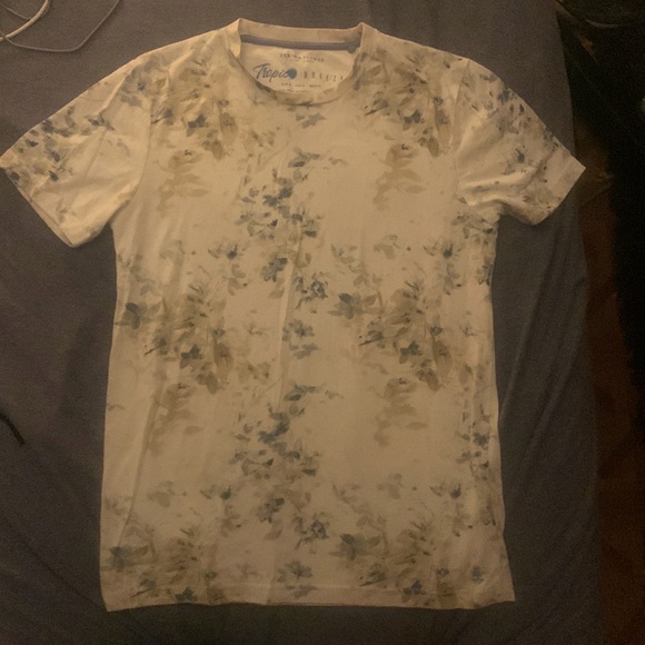 Tee - Picture 1 of 1